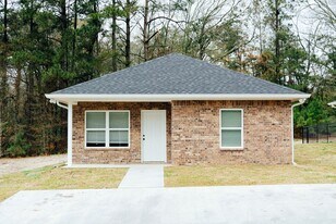 1812 Johnson St in Nacogdoches, TX - Building Photo