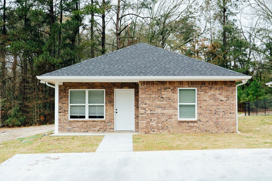 1812 Johnson St in Nacogdoches, TX - Building Photo