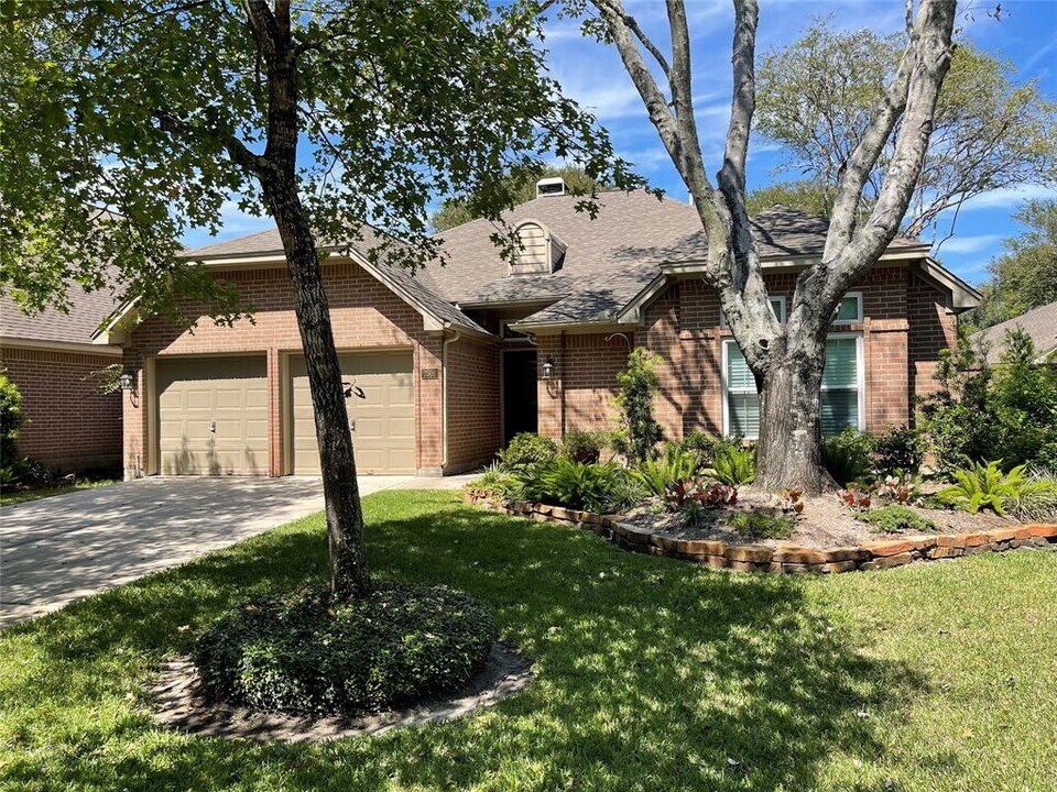 2506 S Strathford Ln in Houston, TX - Building Photo
