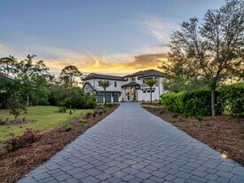 330 Kelly Plantation Dr in Destin, FL - Building Photo