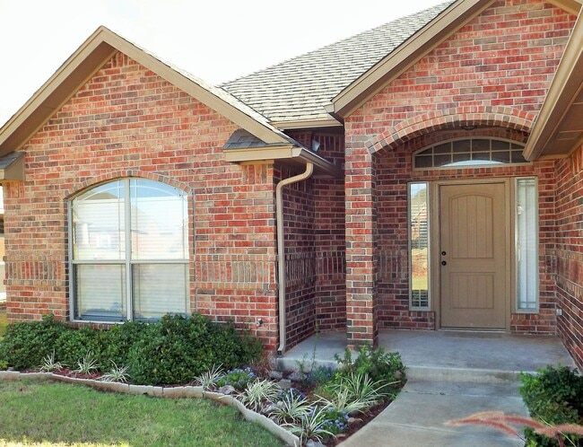 2116 Mill Creek Way in Choctaw, OK - Building Photo - Building Photo