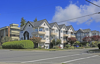 15303-15311 Roper Ave in White Rock, BC - Building Photo - Building Photo