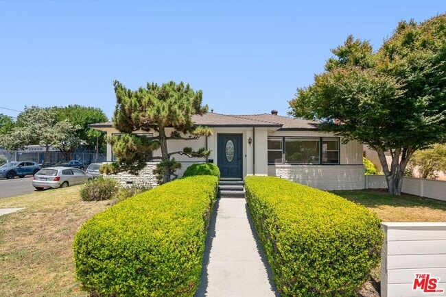 12127 Juniette St in Culver City, CA - Building Photo - Building Photo
