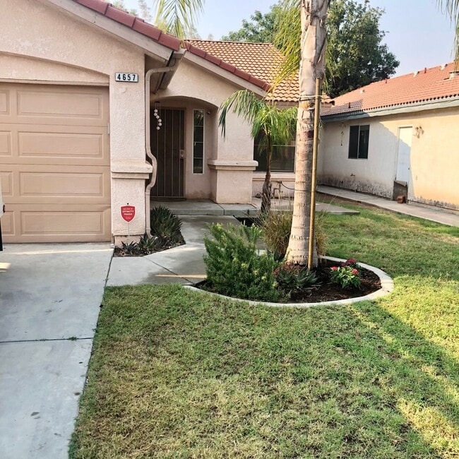 property at 4657 W Berkeley Ave