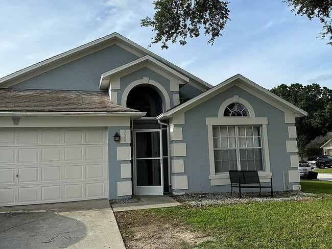 property at 720 Lake Davenport Blvd
