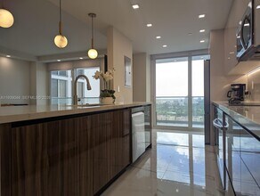 19707 Turnberry Way in Aventura, FL - Building Photo - Building Photo