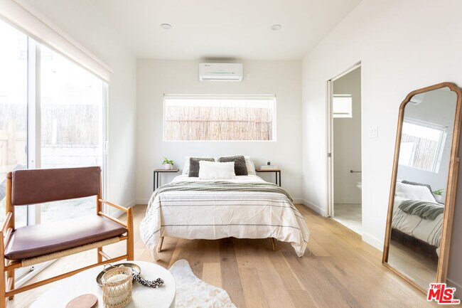 3613 1/4 Bellevue Ave in Los Angeles, CA - Building Photo - Building Photo