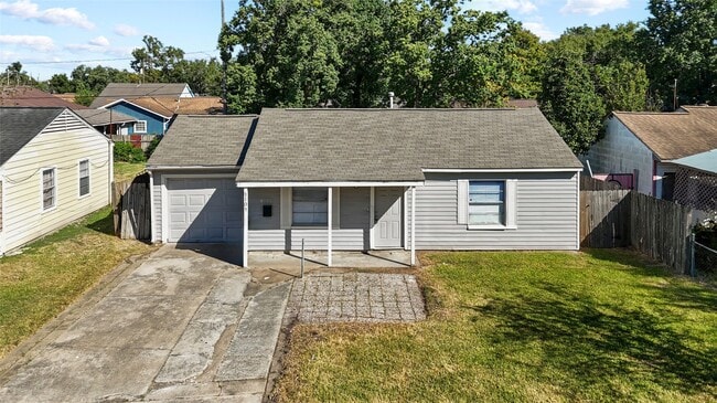 3109 Fern St
