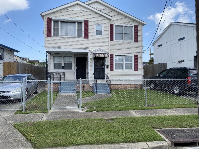 2215 Humanity St in New Orleans, LA - Building Photo