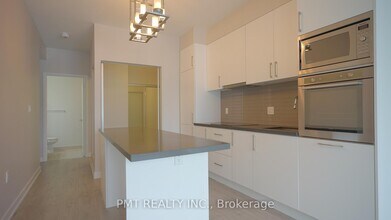 27-1727 Bathurst St in Toronto, ON - Building Photo - Building Photo