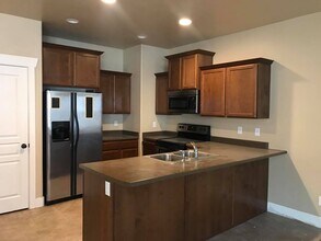 1532 Venetian Way in Saratoga Springs, UT - Building Photo - Building Photo
