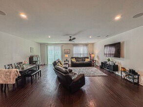 12350 Azure Ln in Fairfax, VA - Building Photo - Building Photo