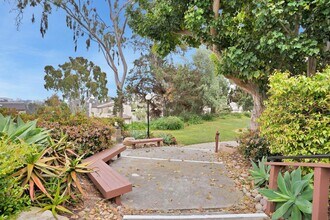 8819 Caminito Sueno in San Diego, CA - Building Photo - Building Photo