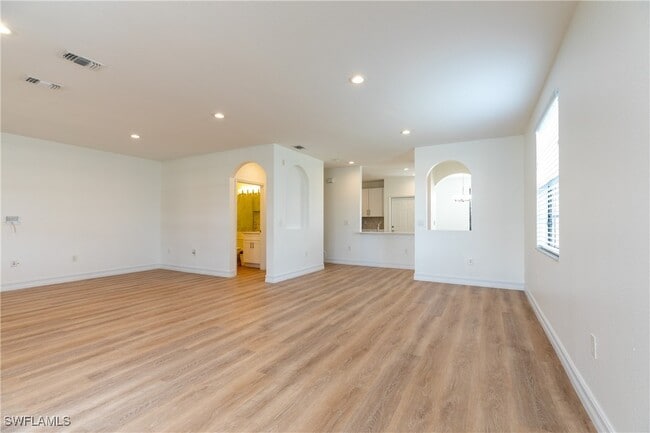 property at 15618 Summit Pl Cir