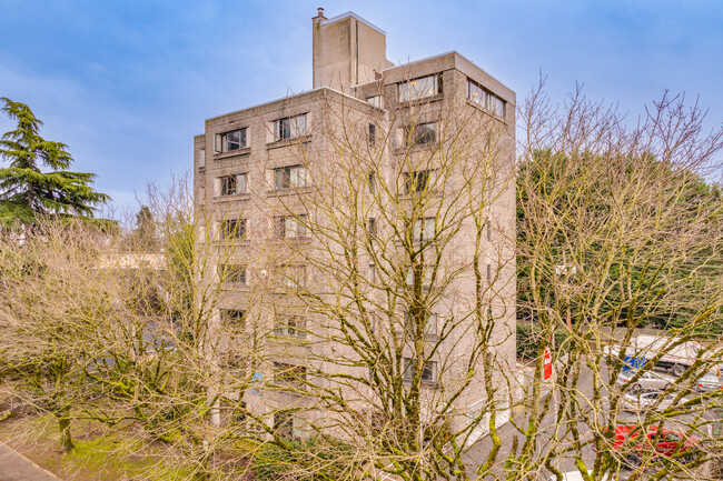 Chelsea Tower in Vancouver, BC - Building Photo - Building Photo