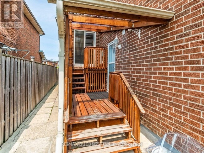 7 Point O'Woods Dr in Vaughan, ON - Building Photo - Building Photo