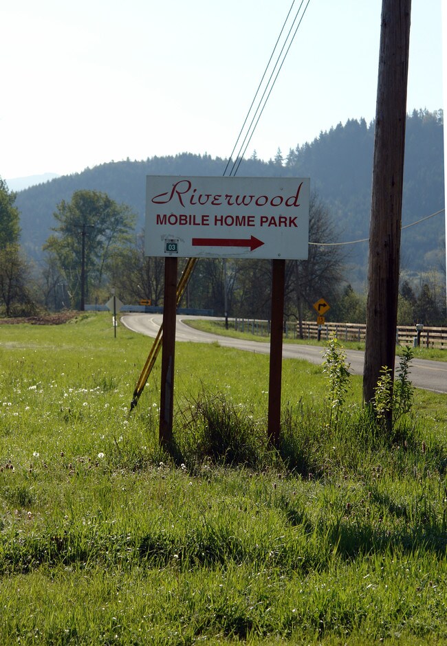 Riverwood Mobile Home Park in Creswell, OR - Building Photo - Building Photo