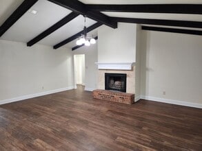 403 Yvette Marie Dr in Lafayette, LA - Building Photo - Building Photo