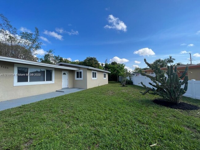 1125 NW 16th Ct in Fort Lauderdale, FL - Building Photo - Building Photo