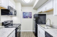 Bella Terra at City Center Apartments in Aurora, CO - Building Photo - Building Photo