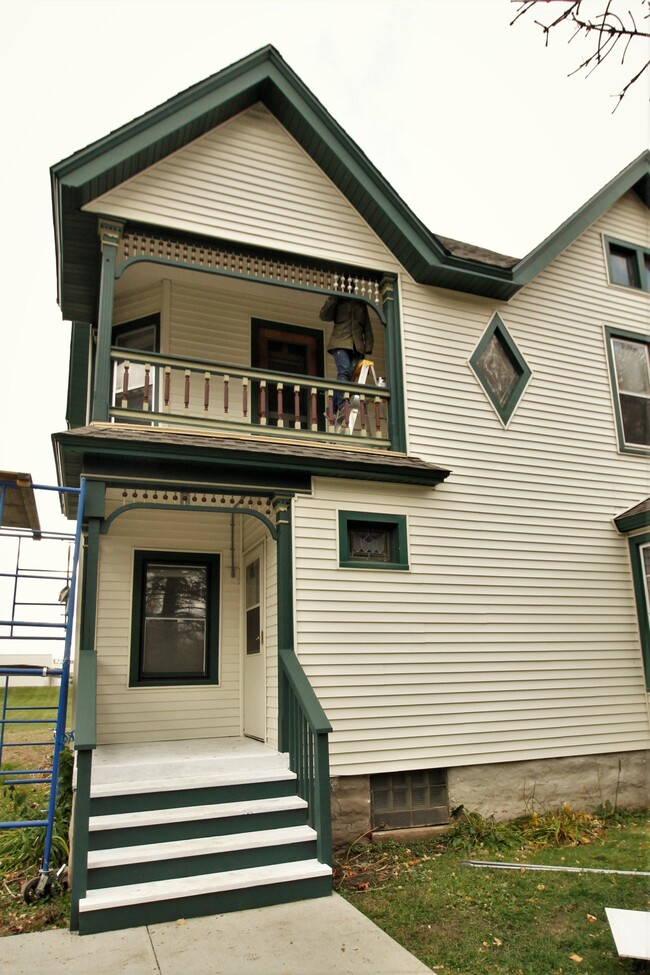 E11219 Carpenter St in Baraboo, WI - Foto de edificio - Building Photo