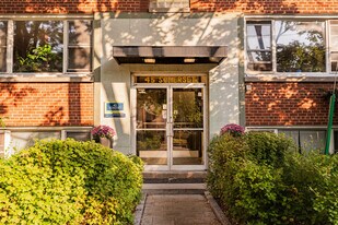 45 Somerset in Ottawa, ON - Building Photo