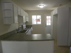 10308 Libby Ln in Dallas, TX - Foto de edificio - Building Photo