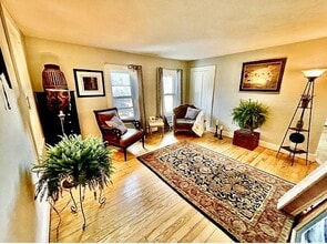 276 Broad St in Killingly, CT - Building Photo - Building Photo
