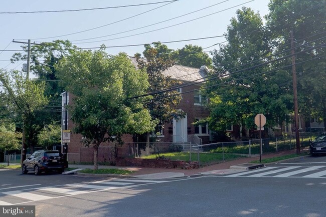 property at 1500 V St SE