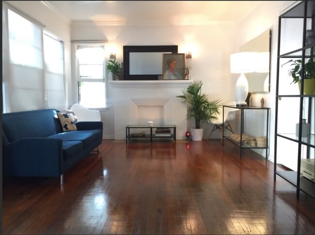 6067 Lexington Ave