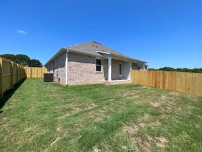 Bradford Duplexes in Tontitown, AR - Building Photo - Building Photo
