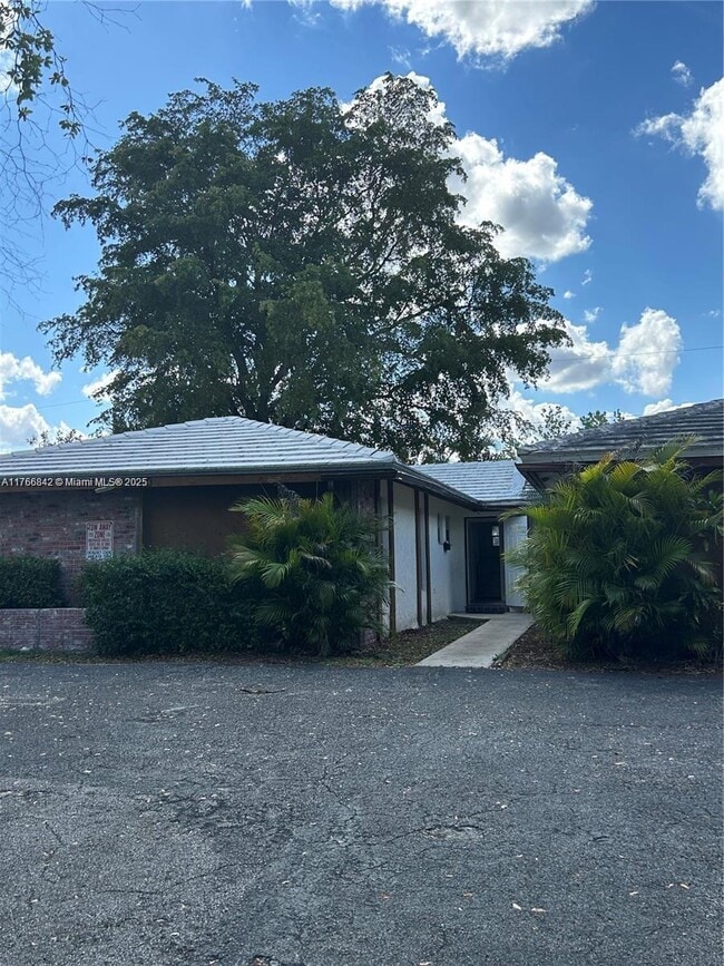 3890 NW 79th Ave in Coral Springs, FL - Building Photo - Building Photo