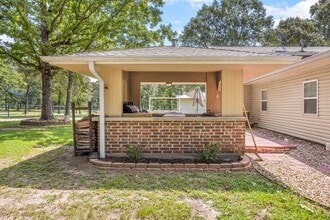 8407 TX-75 in Huntsville, TX - Foto de edificio - Building Photo