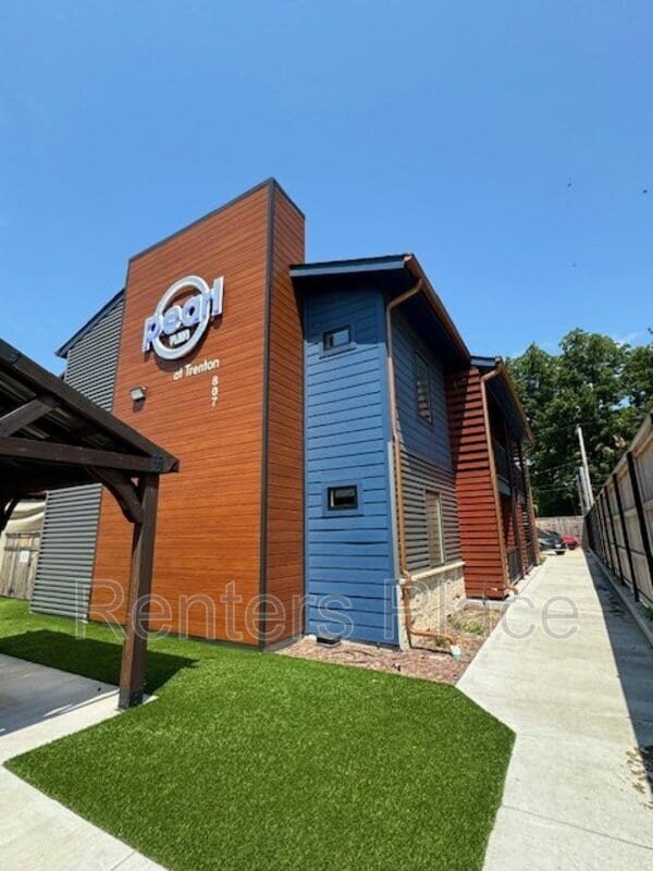 property at 807 S Trenton Ave