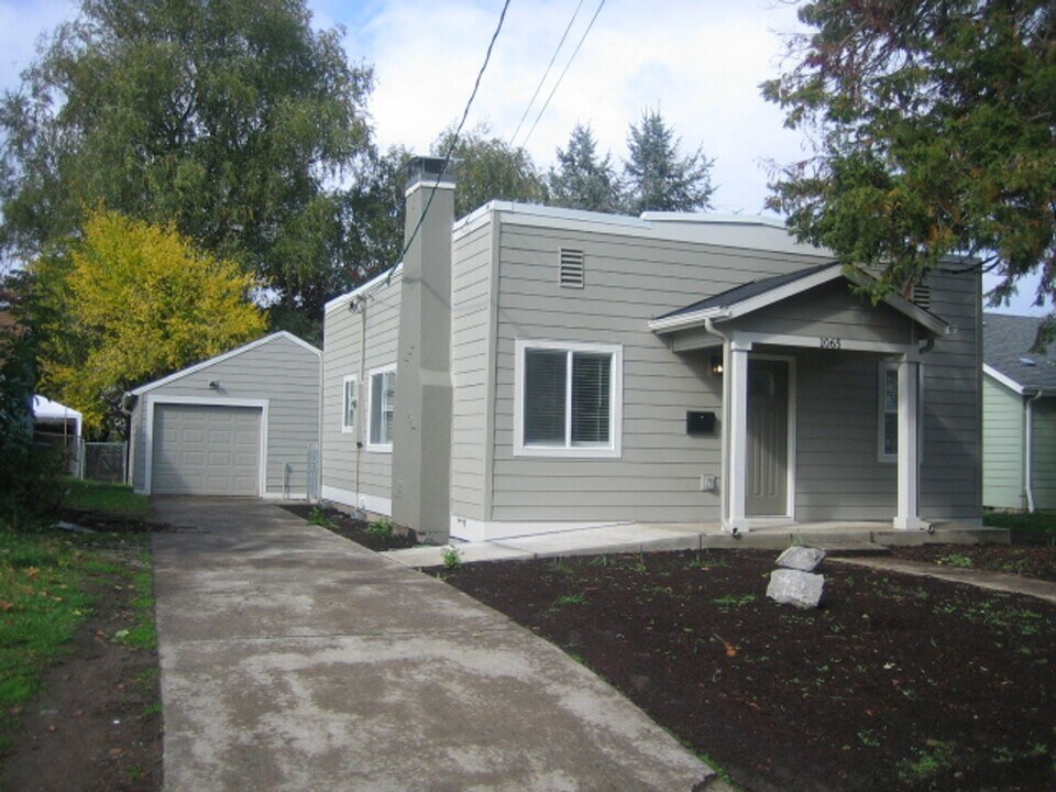 1065 Garnet St NE in Salem, OR - Building Photo