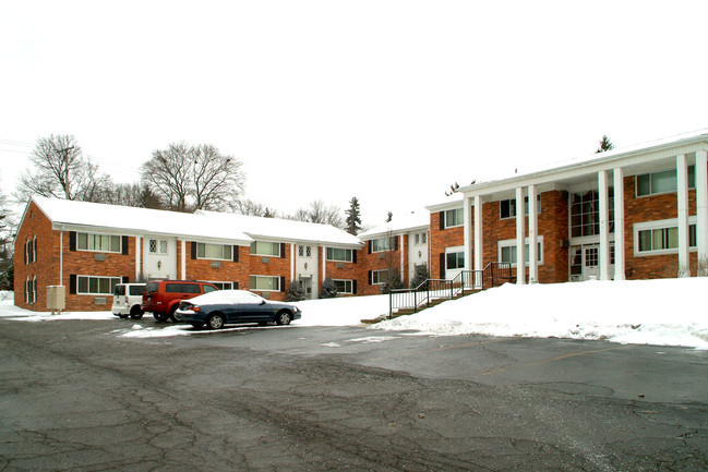 Fairbrook Condos in Northville, MI - Foto de edificio - Building Photo