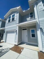 1647 Caleigh Ct in Lynn Haven, FL - Building Photo