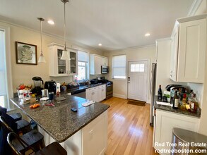 1 Larose Pl in Boston, MA - Building Photo - Building Photo