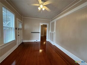 420 W San Antonio St in San Marcos, TX - Building Photo - Building Photo