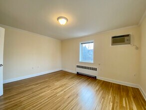 72 Saint Paul St in Brookline, MA - Building Photo - Building Photo