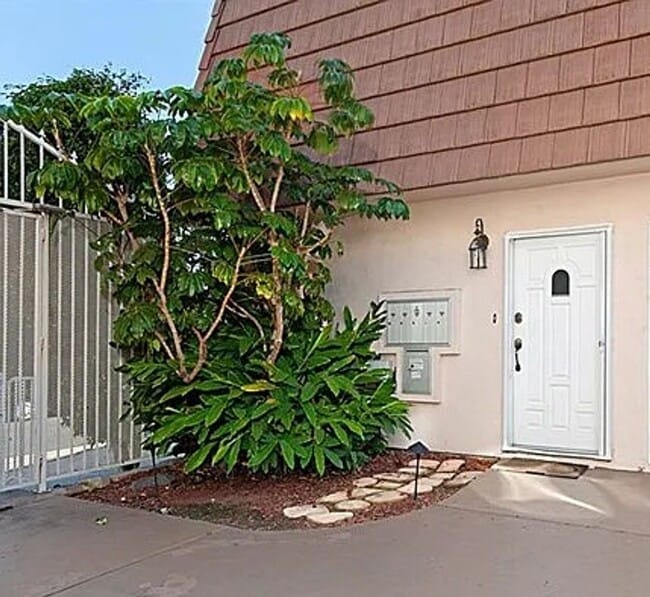 3970 Ingraham St in San Diego, CA - Building Photo - Building Photo