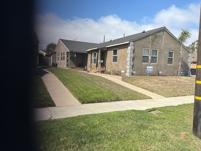 property at 613 Acacia Ave