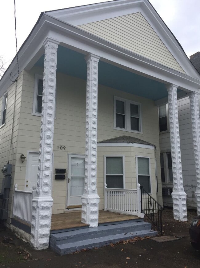 property at 109 E 39th St