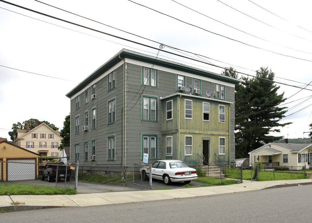 48-50 Jefferson St in Milford, MA - Foto de edificio