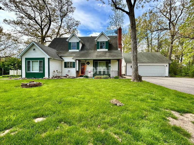 5107 White Oak Terrace in Lowell, IN - Building Photo
