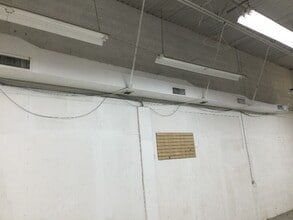 7400 NW 7th St in Miami, FL - Building Photo - Building Photo