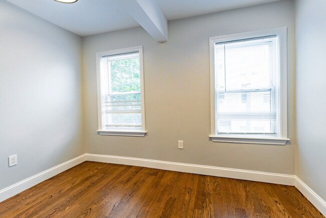 173 Emerson St, Unit 2 in Boston, MA - Building Photo - Building Photo