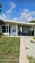 242 N Brevard Ave in Cocoa Beach, FL - Building Photo