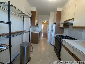 52 Babcock St in Brookline, MA - Foto de edificio - Building Photo