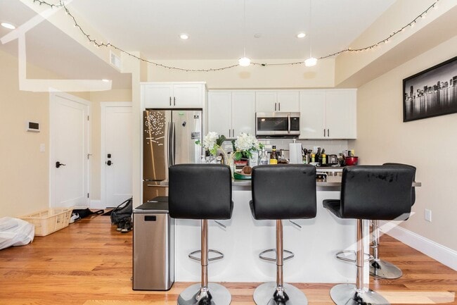 8 Glencoe St in Boston, MA - Foto de edificio - Building Photo